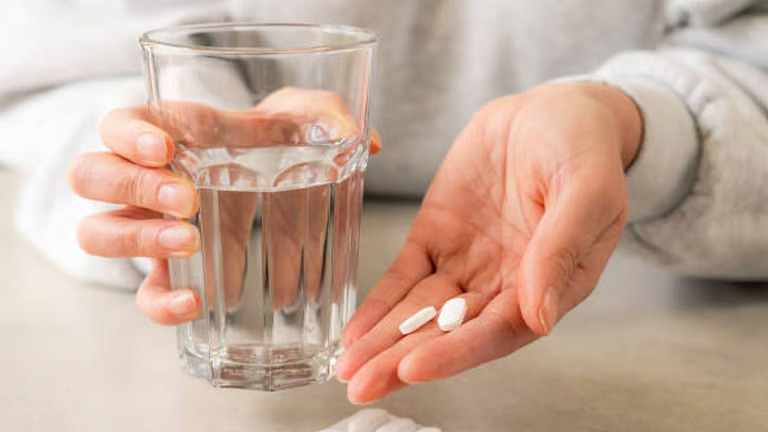 ചെറിയ തലവേദനയ്ക്ക് പാരാസെറ്റാമോൾ കഴിക്കാറുണ്ടോ; ജാഗ്രത