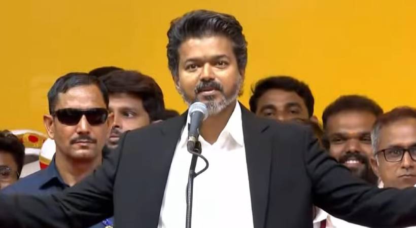 ‘പുതിയ യുഗം ഇവിടെ തുടങ്ങുന്നു; വാഗ്ദാനങ്ങൾ നൽകി വഞ്ചിക്കില്ല, പറഞ്ഞ കാര്യങ്ങൾ എല്ലാം നടപ്പാക്കും’; മുഖ്യമന്ത്രി വിജയ്