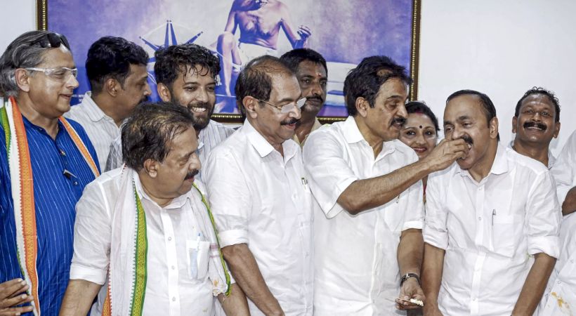 മുഖ്യമന്ത്രി ചര്ച്ച; നേതാക്കളെ ഡല്ഹിക്ക് വിളിപ്പിച്ച് എഐസിസി