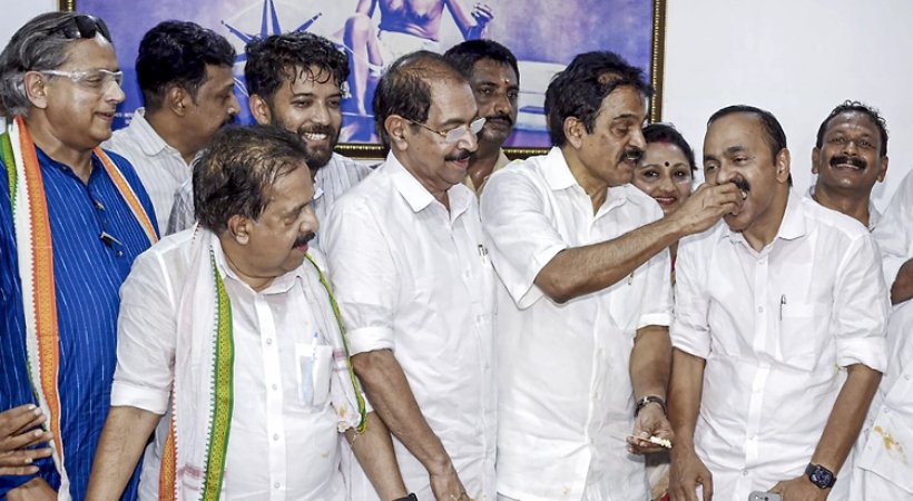 എംഎല്എമാര് ആരുടെ പേര് എഴുതി നല്കുമെന്നത് വലിയ ആകാംക്ഷ; നിര്ണായക കോണ്ഗ്രസ് യോഗം ഇന്ന്; യോഗം നിരീക്ഷകരുടെ സാന്നിധ്യത്തില്