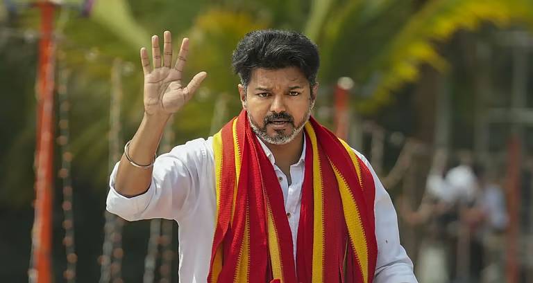 വിജയ്ക്ക് പിന്തുണയേറുന്നു; ഭൂരിപക്ഷം തെളിയിക്കാൻ ടിവികെയ്ക്ക് ഗവർണർ അവസരം നൽകണമെന്ന് കമൽഹാസൻ