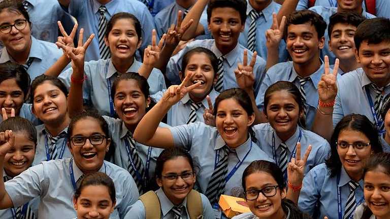 സിബിഎസ്ഇ പ്ലസ് ടു പരീക്ഷാഫലം പ്രഖ്യാപിച്ചു; വിജയശതമാനം 85.20%